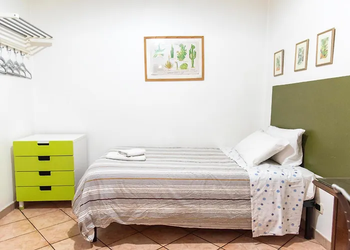Fruitroom Pensión Roma