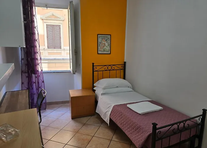 Fruitroom Pensión Roma